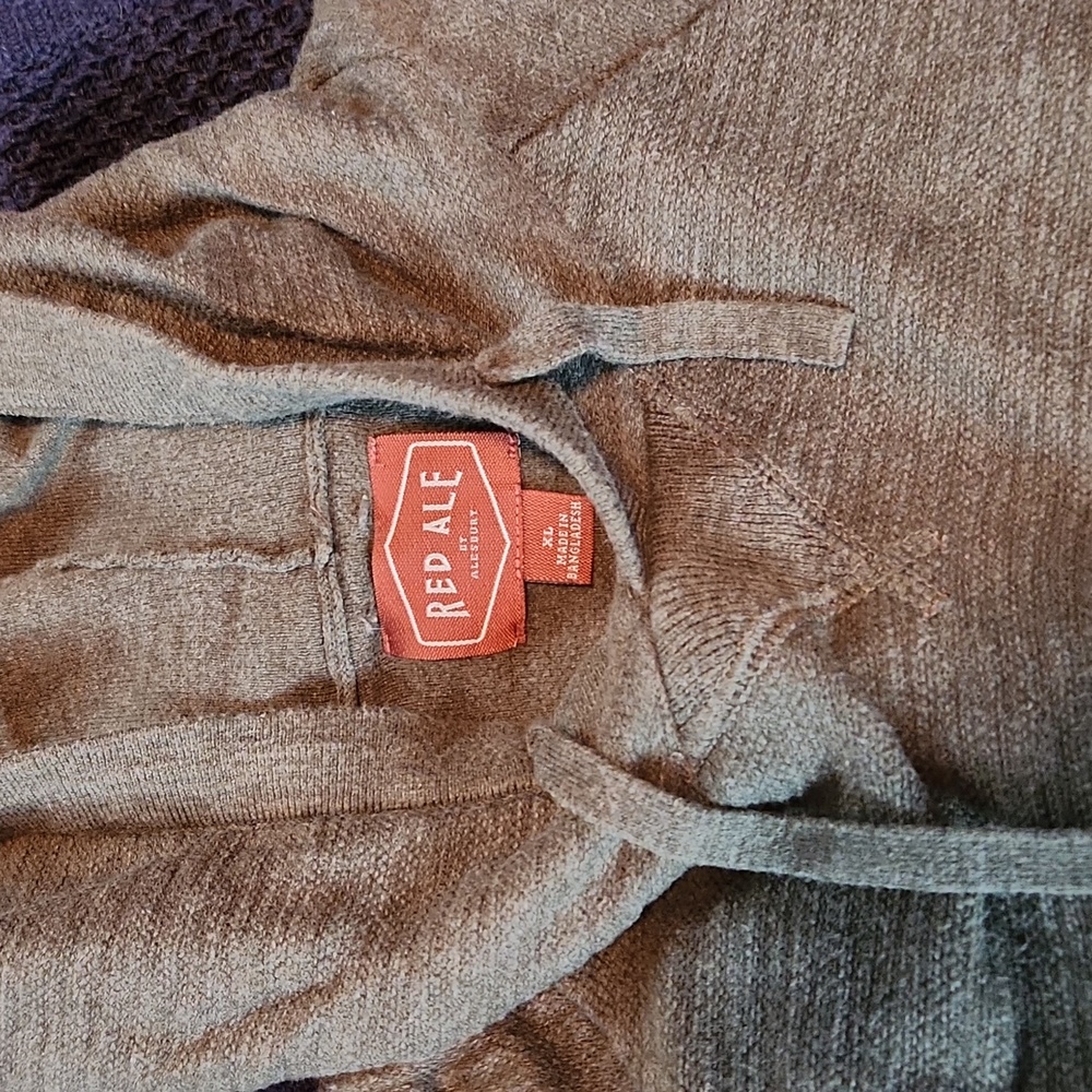 Three men's Sweaters. Great shape. Size XL. - Picture 3 of 7